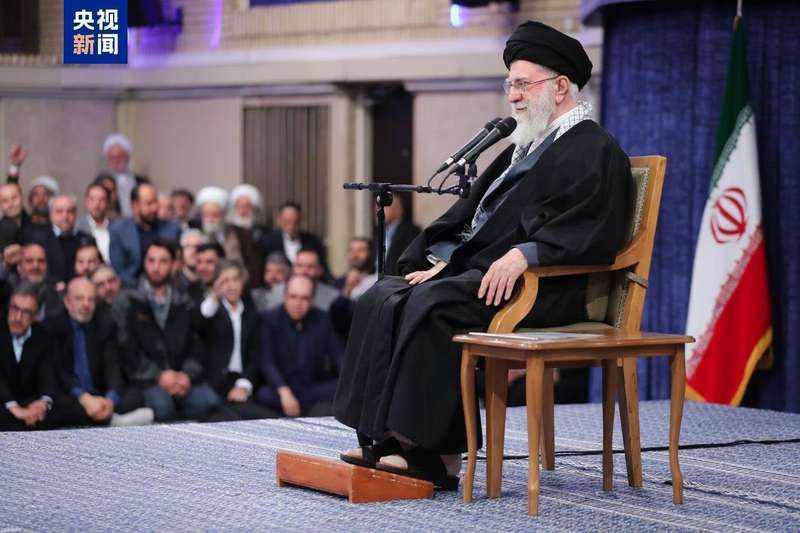 导弹划破夜空,领袖命运成谜;海峡大门骤然关闭,中东火药桶彻底引爆。 文化旅游