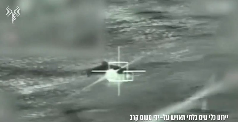 导弹划破夜空,领袖命运成谜;海峡大门骤然关闭,中东火药桶彻底引爆。 文化旅游