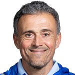  卫冕冠军韧性尽显；恩里克剖析巴黎本季挑战；上赛季辉煌难复制，却战斗不止。 体育新闻