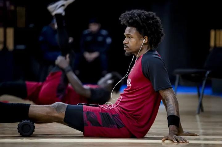 记者:上海和古德温保持联系,后者正在卡塔尔等待航班恢复 新闻 记者:上海和古德温保持联系,后者正在卡塔尔等待航班恢复 新闻