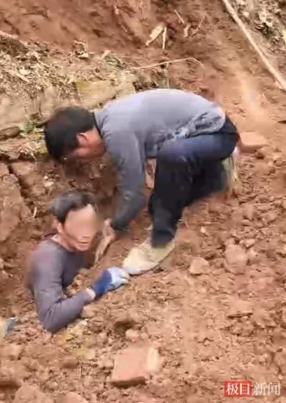 元宵佳节突发险情,邻里齐心施援手;山村塌方一刻,善举温暖人心。 文化旅游 元宵佳节突发险情,邻里齐心施援手;山村塌方一刻,善举温暖人心。 文化旅游