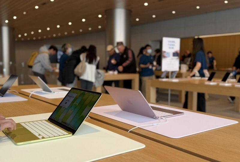 苹果入门新格局初现，MacBook Neo携手iPhone 17e双双突破底线；国补加持下消费热情升温，生态吸引力持续放大。 IT技术