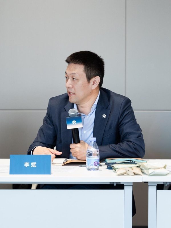  蔚来迎来历史性转折：11年磨砺后单季盈利终现；李斌直言，盈利只是常识回归；高端大型SUV战略持续发力。 汽车科技