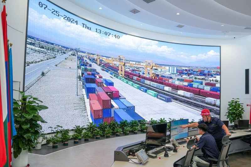  钢铁驼队驰骋亚欧；总书记四问启航新程；中欧班列如何跨越十五载。 文化旅游