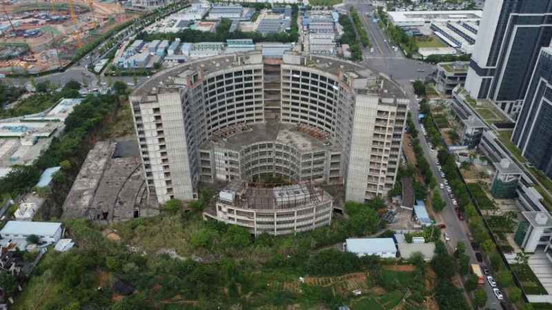  【深度复盘】成都双流区1.3亿医院烂尾项目：十三次流拍的行业警示与资产处置逻辑 房产家居