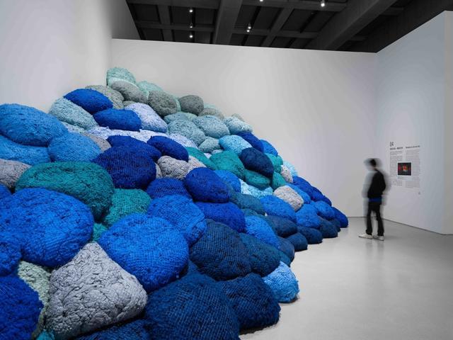  纤维艺术的拓扑跃迁：西岸美术馆双个展的技术谱系与材料革命 新闻