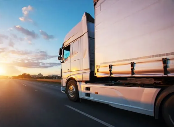  油价疯涨逼出省钱焦虑：一个老卡车司机算了一笔账，决定换车 汽车科技